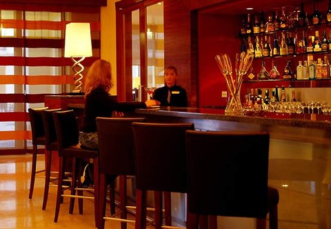 2631759-Praia-DEl-Rey-Marriott-Golf-Beach-Resort-Bar-Lounge-111