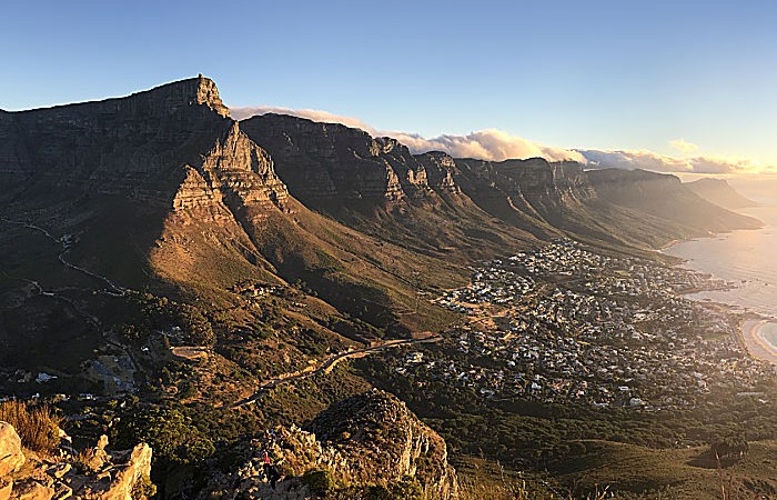 Top-Attractions-Table-Mountain-07-Table-Mountain-Camps-Bay_opt-700x450